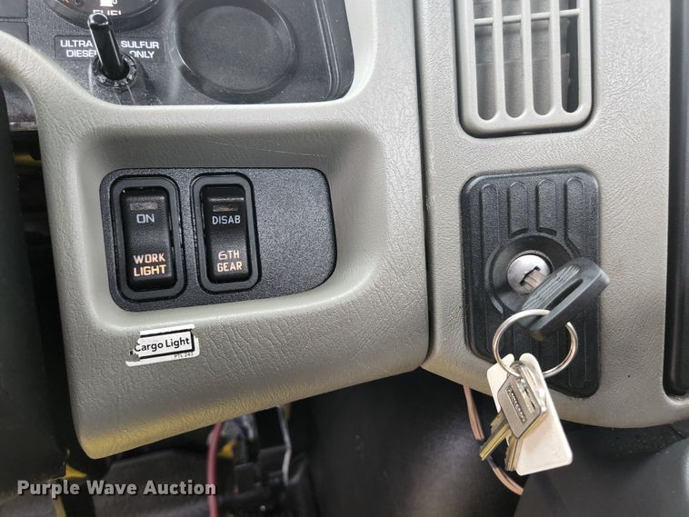 image for item JM9090 2013 International DuraStar 4300  truck cab and chassis