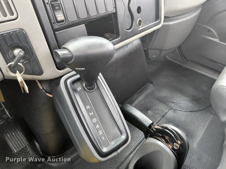 image for item JM9090 2013 International DuraStar 4300  truck cab and chassis