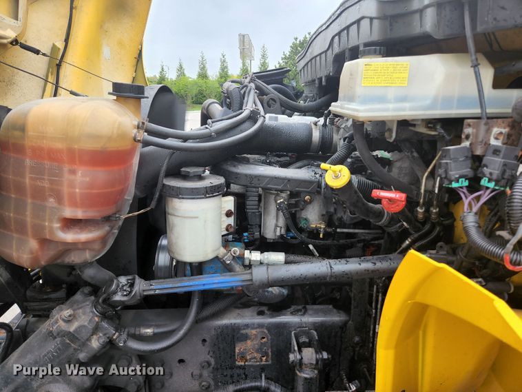 image for item JM9090 2013 International DuraStar 4300  truck cab and chassis