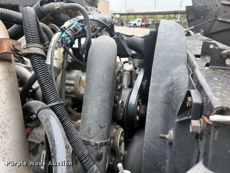 image for item JM9090 2013 International DuraStar 4300  truck cab and chassis