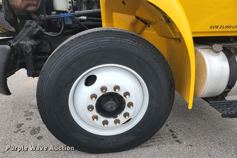 image for item JM9090 2013 International DuraStar 4300  truck cab and chassis