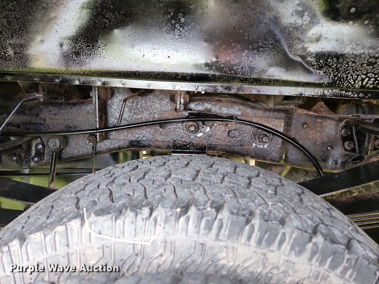 image for item JM9124 2004 Ford F350 Super Duty XLT  Crew Cab pickup truck