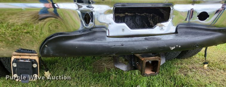 image for item JM9124 2004 Ford F350 Super Duty XLT  Crew Cab pickup truck