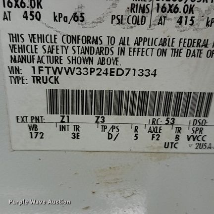 image for item JM9124 2004 Ford F350 Super Duty XLT  Crew Cab pickup truck