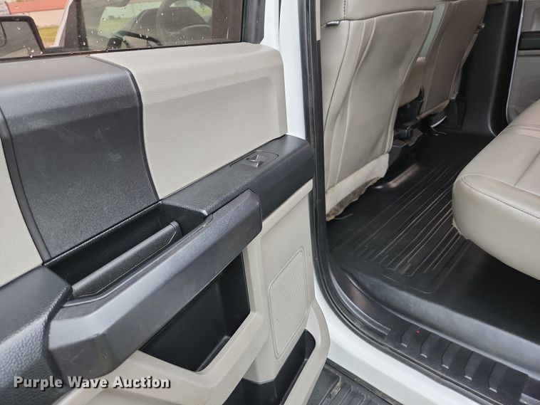 image for item JM9127 2017 Ford F150 XL  SuperCrew pickup truck