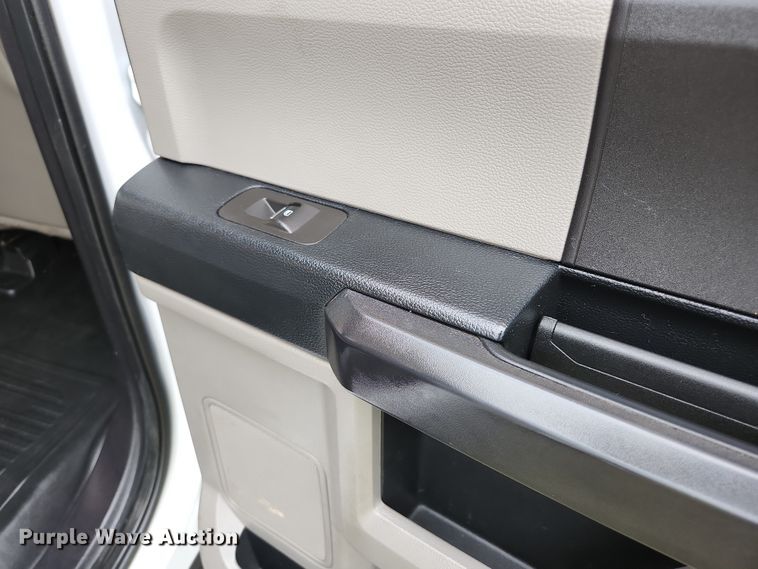 image for item JM9127 2017 Ford F150 XL  SuperCrew pickup truck