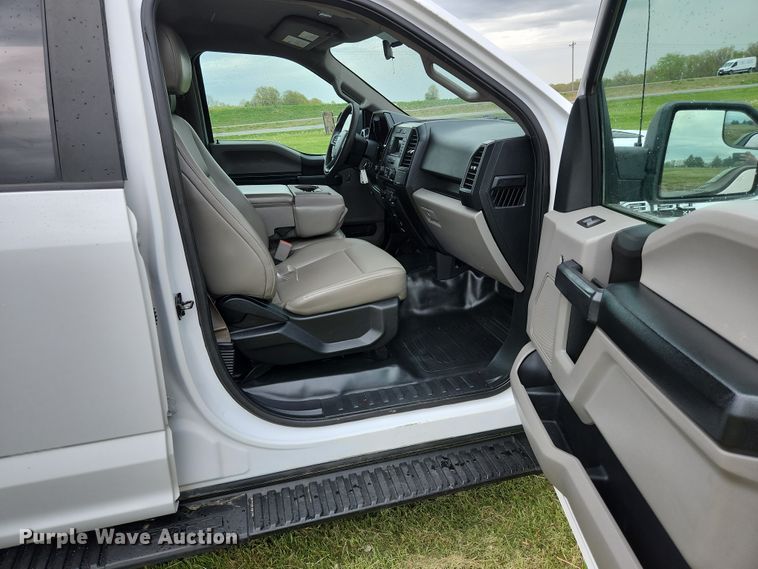 image for item JM9127 2017 Ford F150 XL  SuperCrew pickup truck