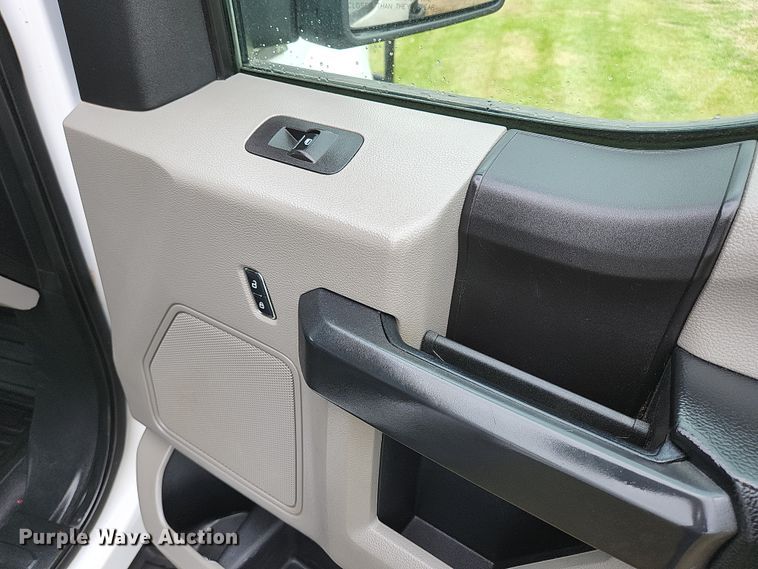 image for item JM9127 2017 Ford F150 XL  SuperCrew pickup truck