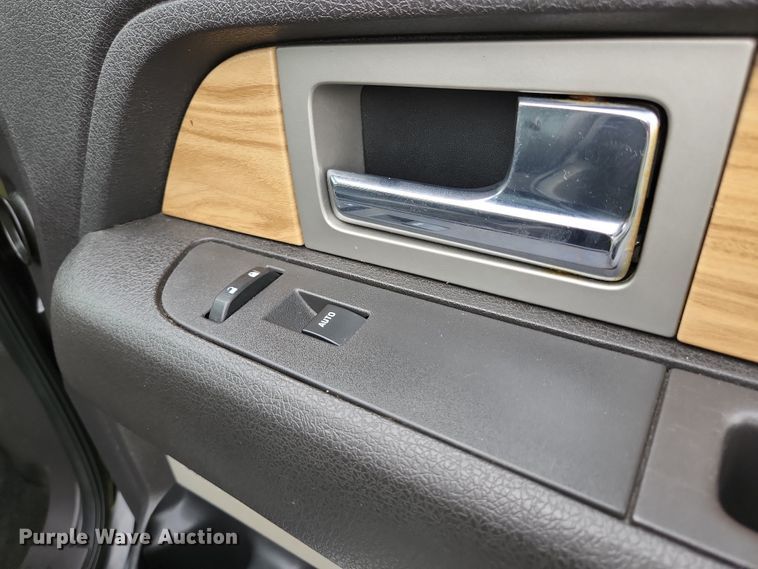 image for item JM9128 2011 Ford F150  SuperCrew pickup truck