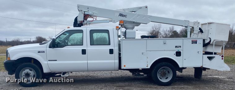 image for item JN9245 2002 Ford F550  bucket truck