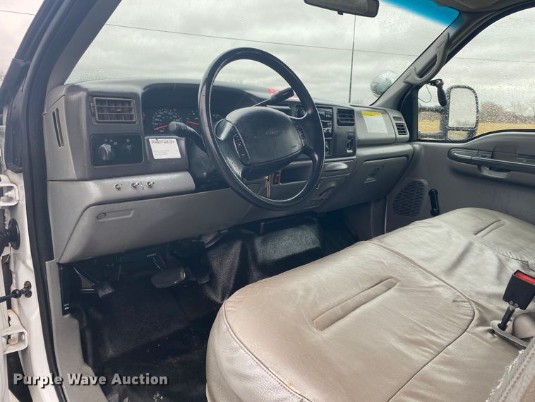 image for item JN9245 2002 Ford F550  bucket truck