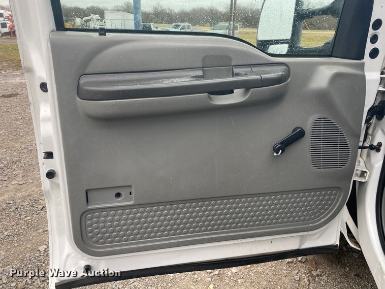 image for item JN9245 2002 Ford F550  bucket truck