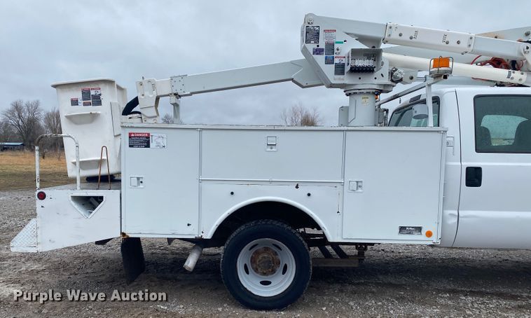 image for item JN9245 2002 Ford F550  bucket truck
