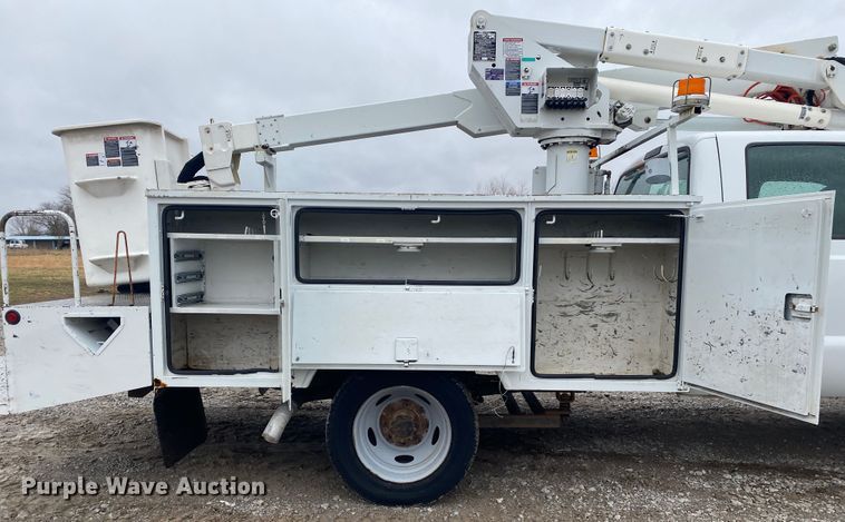 image for item JN9245 2002 Ford F550  bucket truck