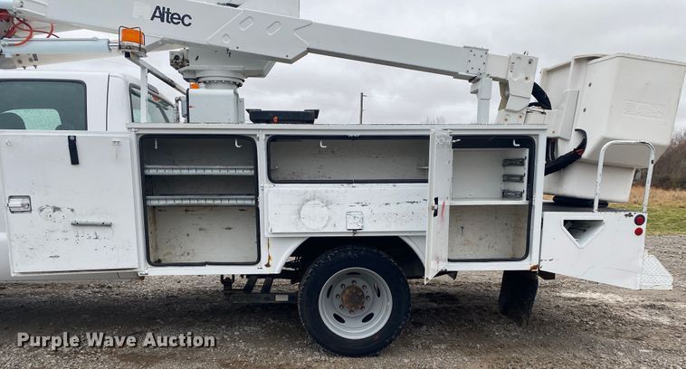 image for item JN9245 2002 Ford F550  bucket truck