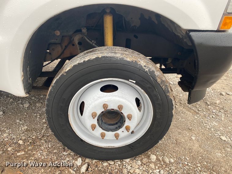 image for item JN9245 2002 Ford F550  bucket truck