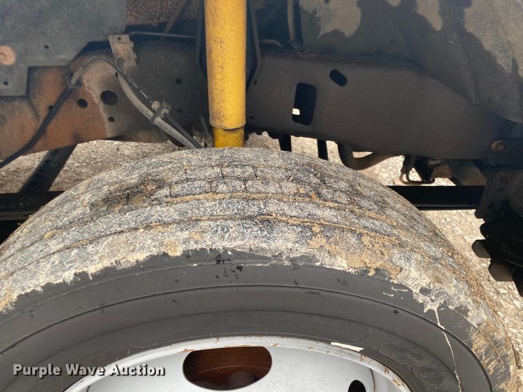 image for item JN9245 2002 Ford F550  bucket truck