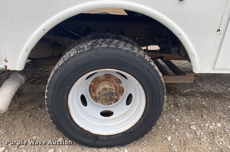 image for item JN9245 2002 Ford F550  bucket truck