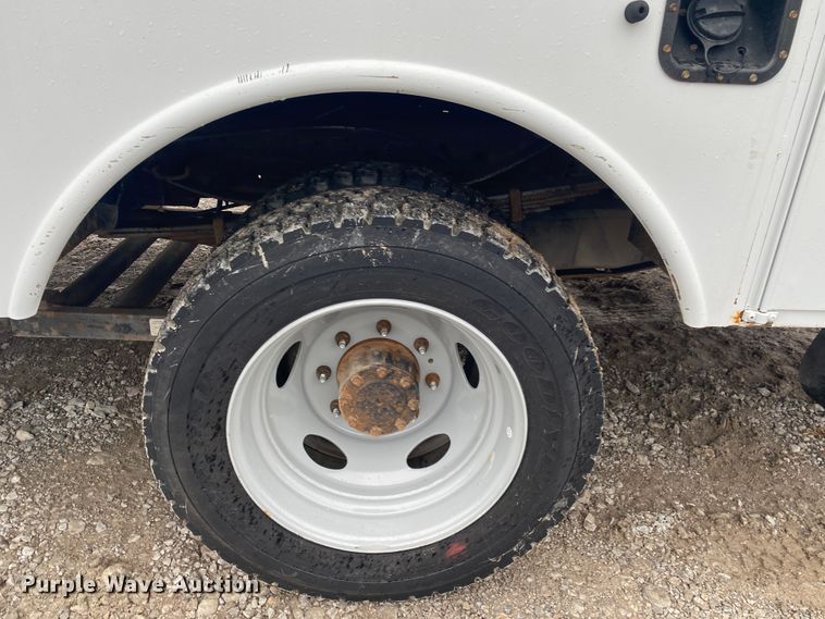 image for item JN9245 2002 Ford F550  bucket truck