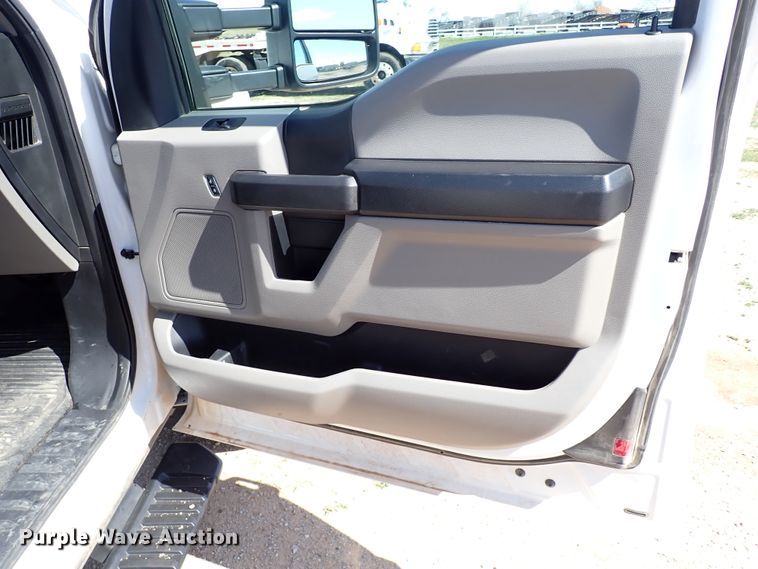 image for item JO9543 2019 Ford F550  SuperCab flatbed truck