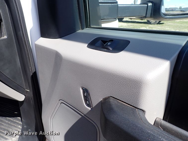 image for item JO9543 2019 Ford F550  SuperCab flatbed truck