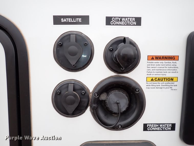 image for item JO9675 2022 Genesis Supreme 40CRXL  toy hauler camper