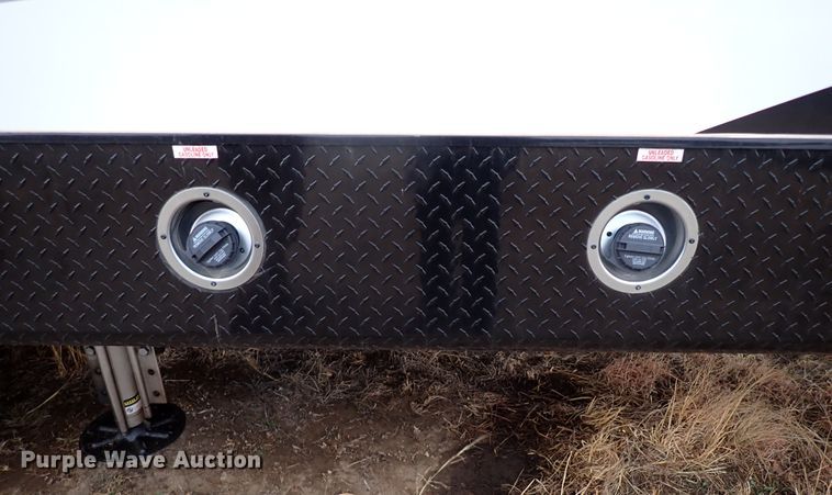 image for item JO9675 2022 Genesis Supreme 40CRXL  toy hauler camper