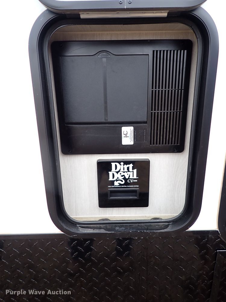 image for item JO9675 2022 Genesis Supreme 40CRXL  toy hauler camper