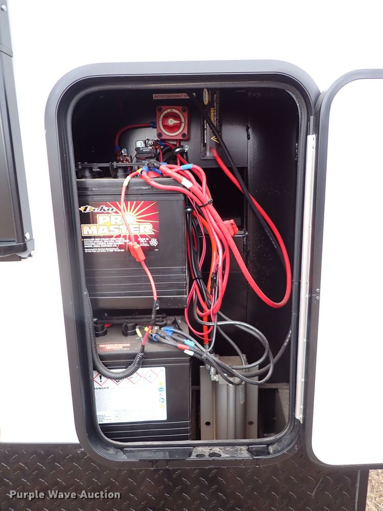 image for item JO9675 2022 Genesis Supreme 40CRXL  toy hauler camper