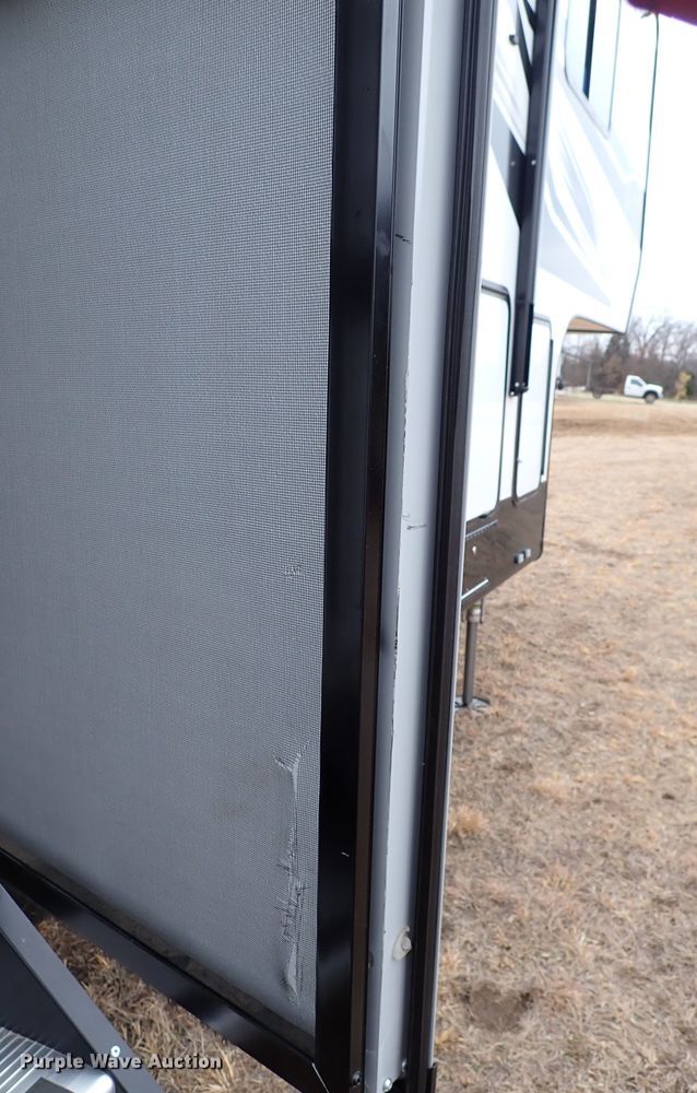 image for item JO9675 2022 Genesis Supreme 40CRXL  toy hauler camper