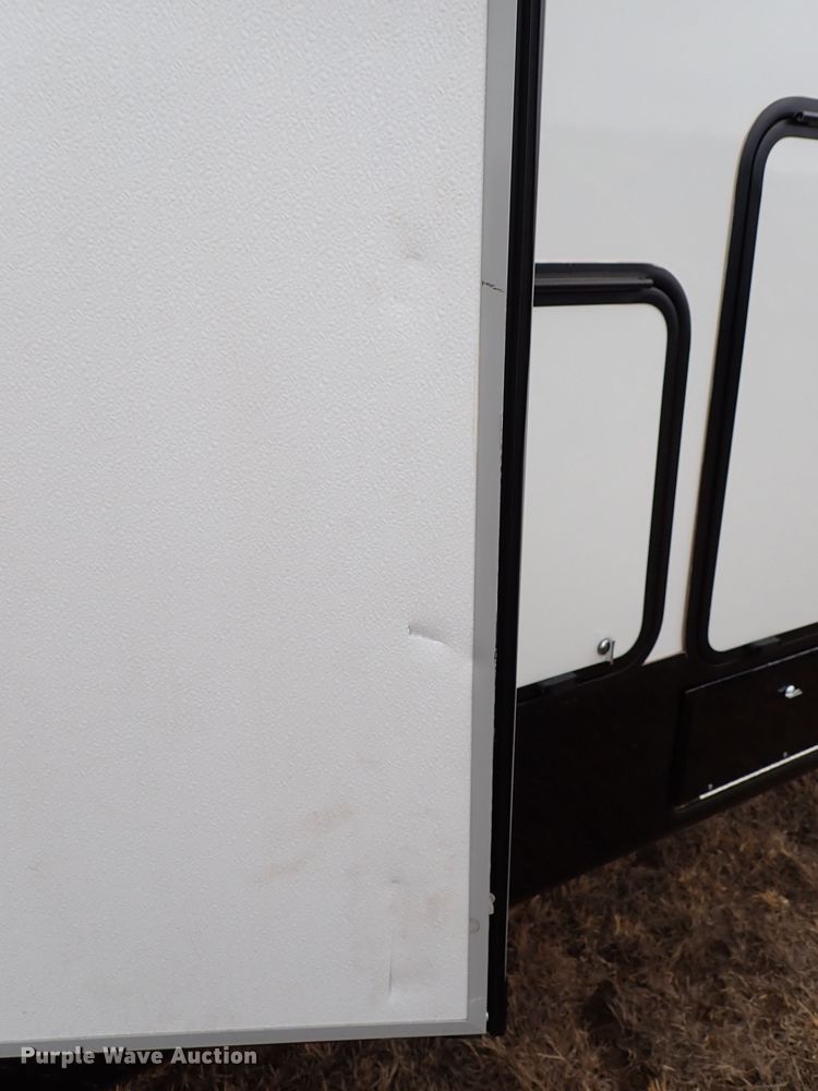 image for item JO9675 2022 Genesis Supreme 40CRXL  toy hauler camper