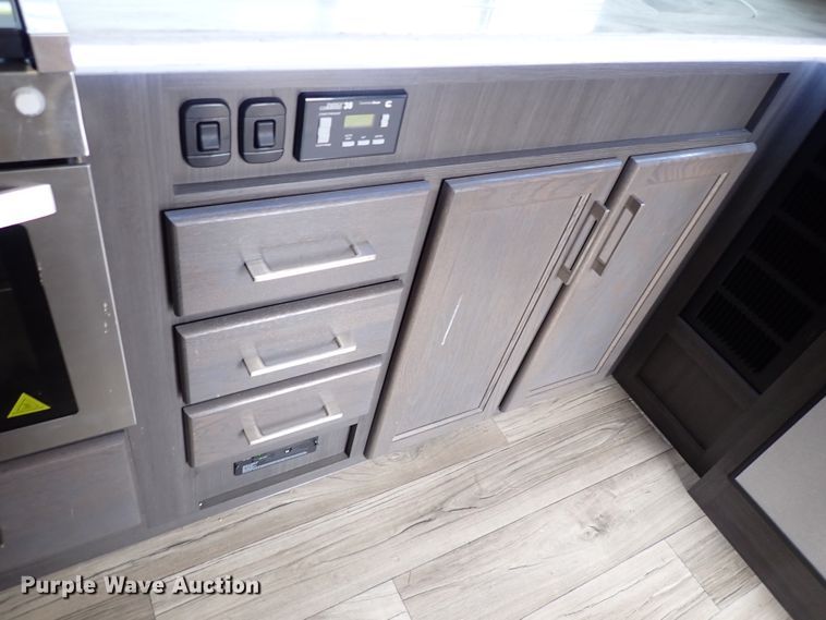 image for item JO9675 2022 Genesis Supreme 40CRXL  toy hauler camper