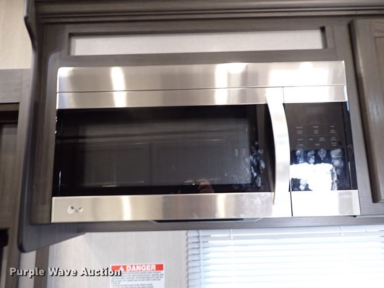 image for item JO9675 2022 Genesis Supreme 40CRXL  toy hauler camper