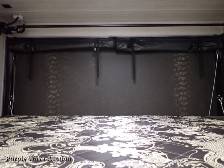 image for item JO9675 2022 Genesis Supreme 40CRXL  toy hauler camper