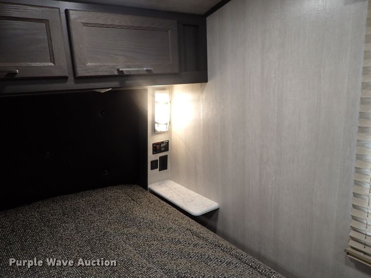 image for item JO9675 2022 Genesis Supreme 40CRXL  toy hauler camper