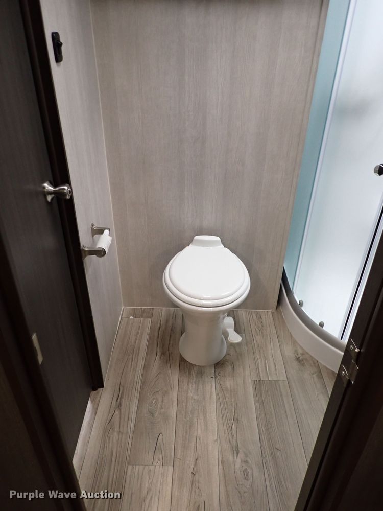 image for item JO9675 2022 Genesis Supreme 40CRXL  toy hauler camper