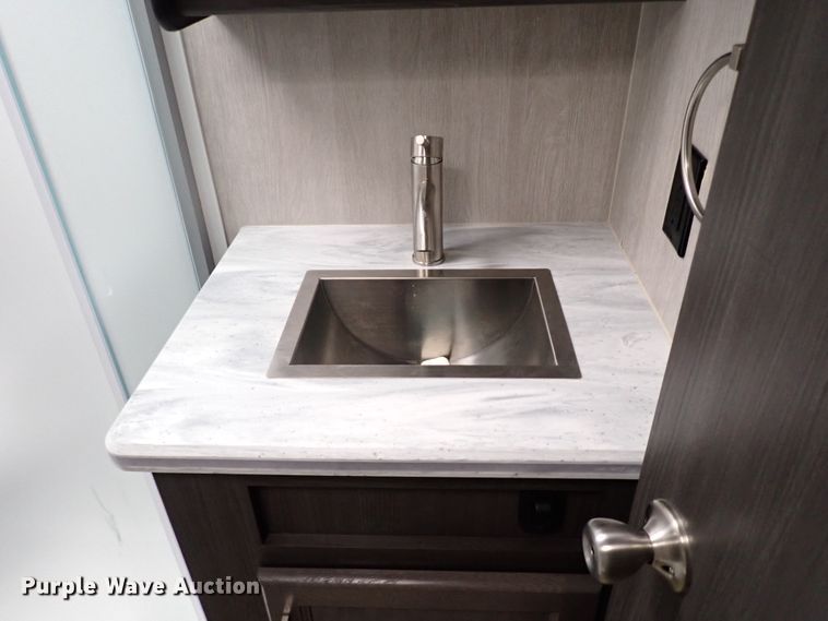 image for item JO9675 2022 Genesis Supreme 40CRXL  toy hauler camper