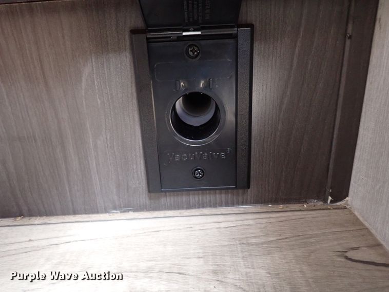 image for item JO9675 2022 Genesis Supreme 40CRXL  toy hauler camper