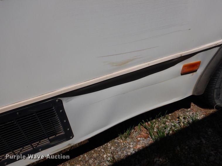 image for item JS9547 2006 Ford E450 Super Duty  shuttle bus