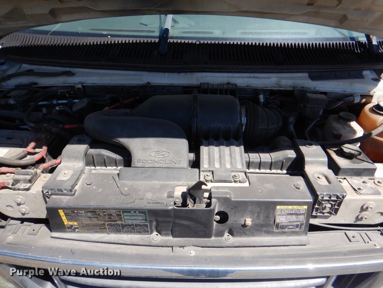 image for item JS9547 2006 Ford E450 Super Duty  shuttle bus