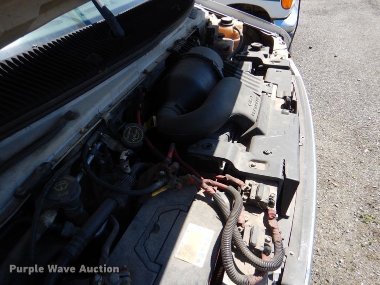 image for item JS9547 2006 Ford E450 Super Duty  shuttle bus