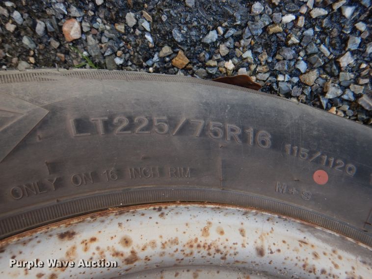 image for item JS9547 2006 Ford E450 Super Duty  shuttle bus