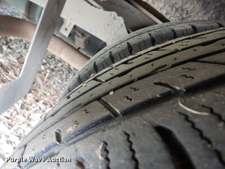 image for item JS9547 2006 Ford E450 Super Duty  shuttle bus