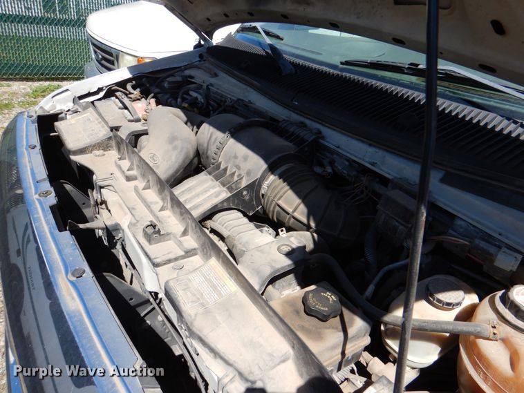 image for item JS9548 2009 Ford E450 Super Duty  shuttle bus