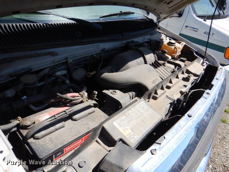 image for item JS9548 2009 Ford E450 Super Duty  shuttle bus