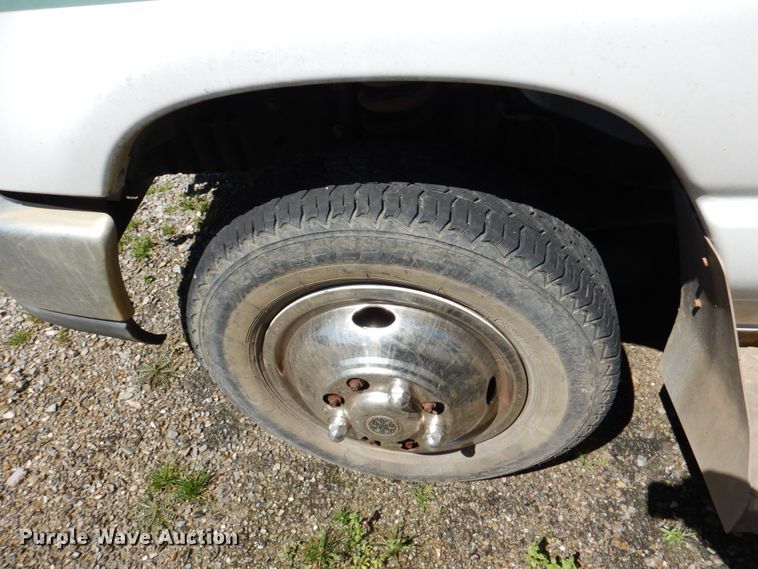 image for item JS9548 2009 Ford E450 Super Duty  shuttle bus