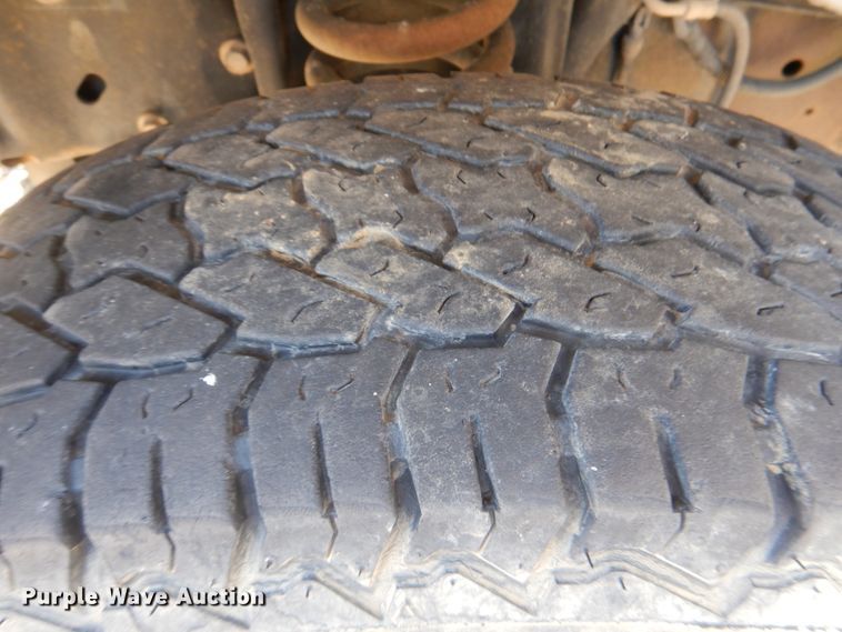 image for item JS9548 2009 Ford E450 Super Duty  shuttle bus