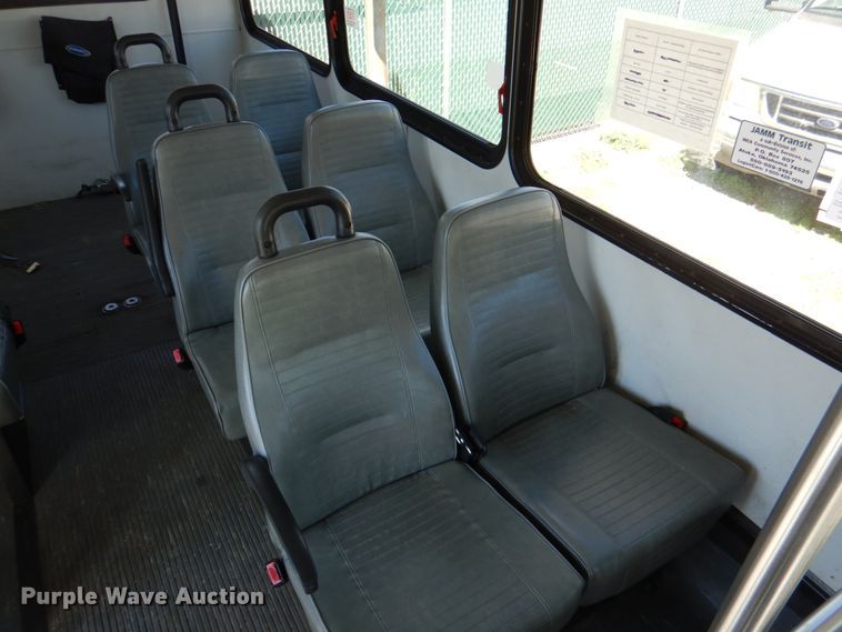 image for item JS9550 2009 Ford E350 Super Duty  shuttle bus