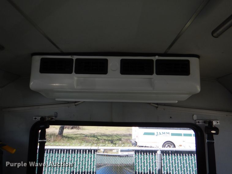 image for item JS9550 2009 Ford E350 Super Duty  shuttle bus