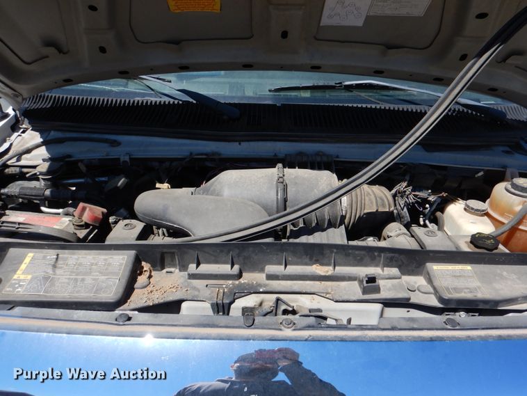 image for item JS9550 2009 Ford E350 Super Duty  shuttle bus